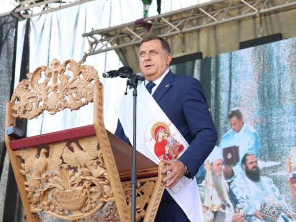 Dodik o Schmidtu: Potomak fašista da nama drži predavanja