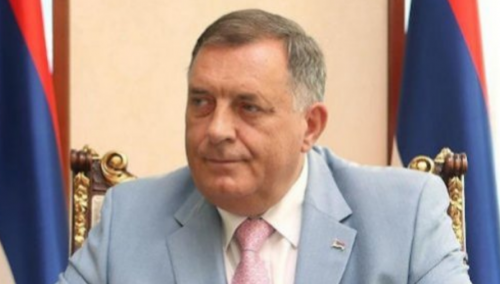 Dodik: Od Vučića prave metu i krive ga za sve