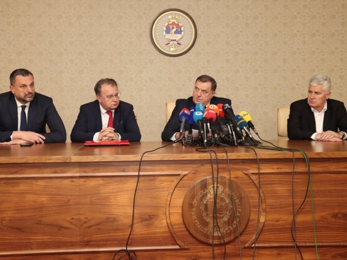Dodik otkrio detalje sastanka sa HDZ-om i Trojkom
