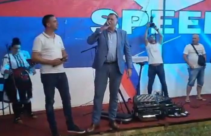 Dodik pjevao na Laušu: 'Ustaj mala veži kera'