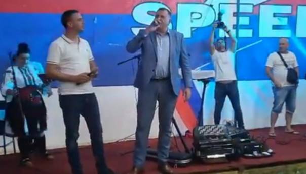 Dodik pjevao na Laušu: 'Ustaj mala veži kera'