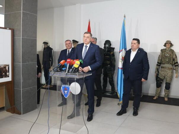 Dodik: Policija RS je sposobna, organizovana i opremljena