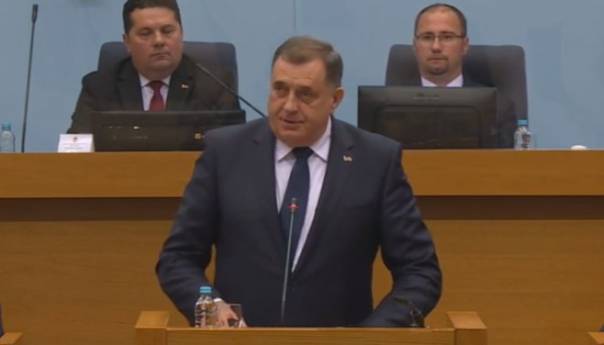 Dodik položio zakletvu: Schmidt nije visoki predstavnik