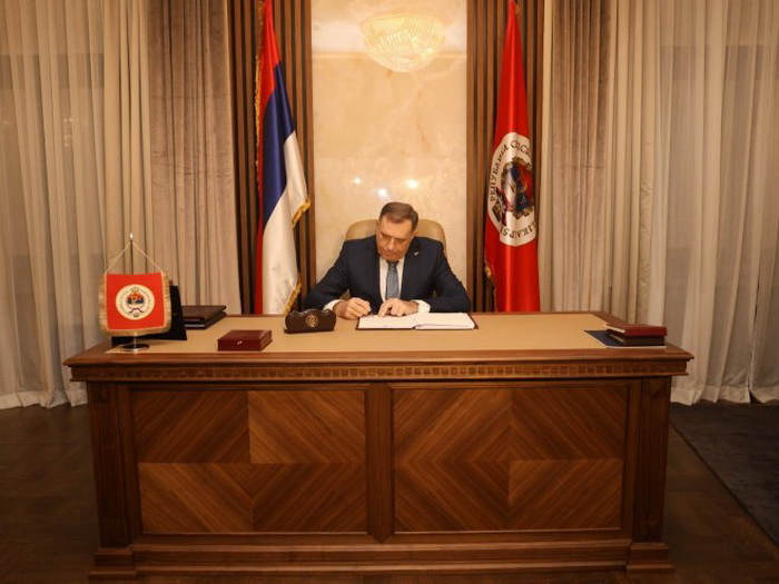 Dodik potpisao ukaze o proglašenju zakona o zabrani rada državnim institucijama u RS-u