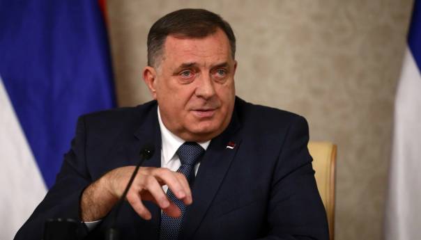 Dodik pravda gnusnu provokaciju: Fotografije ne vrijeđaju nikoga