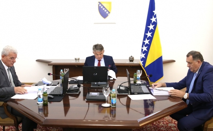 Dodik prekršio zaključke NSRS: Glasao 'Za' na sjednici Predsjedništva