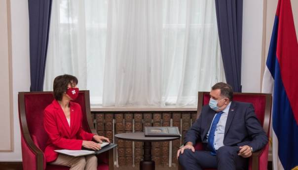 Dodik primio u oproštajnu posjetu ambasadoricu Švicarske u BiH Saxer