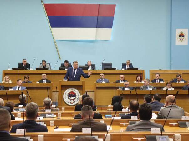 Dodik pročitao SMS: OHR preko patrijarha traži sastanak