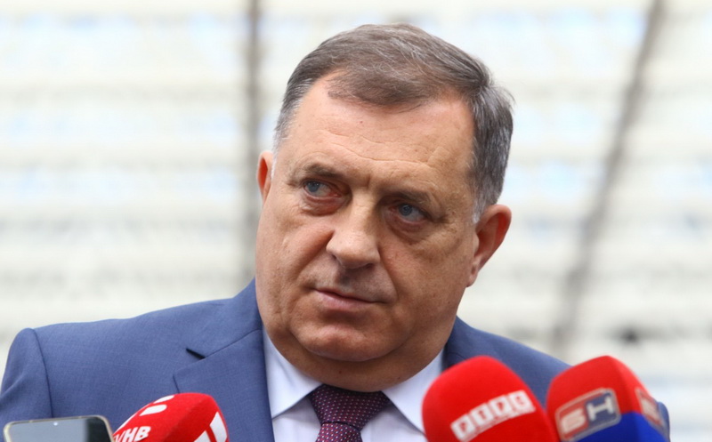 Dodik razgovarao s Borrellom: Ne kršimo Ustav