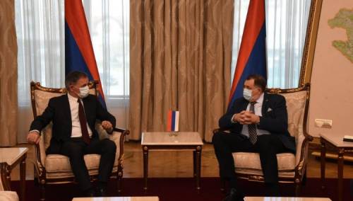 Dodik razgovarao s predsjednikom SNV-a Hrvatske Pupovcem