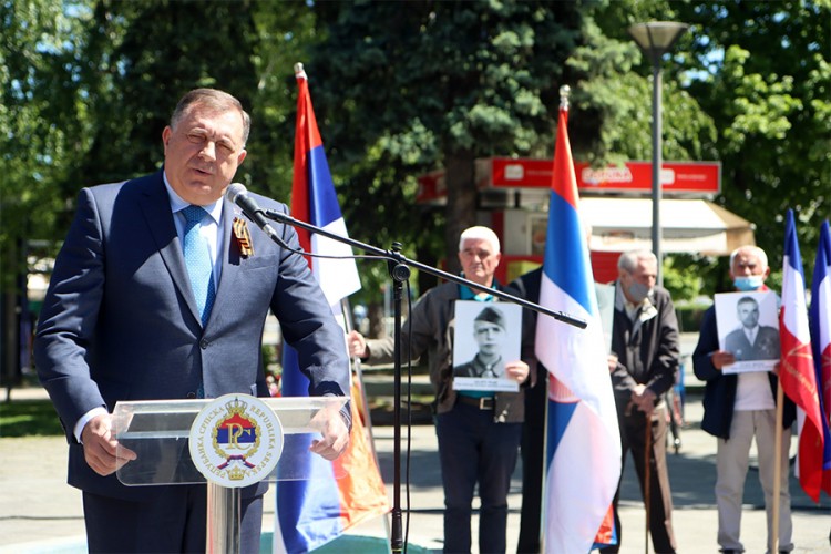 Dodik: Revizija istorije ne može da prođe