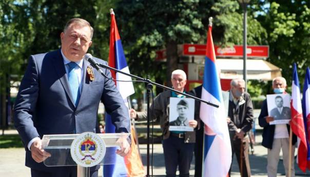 Dodik: Revizija istorije ne može da prođe