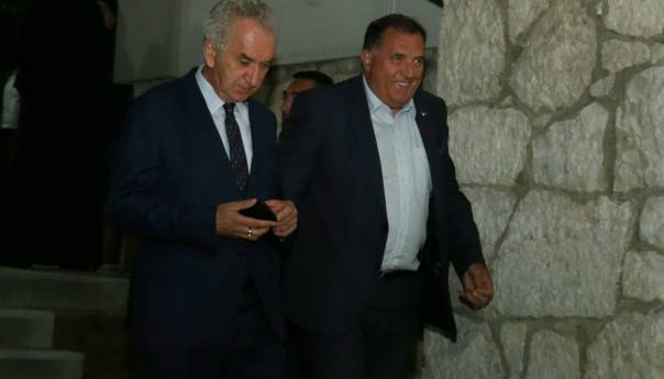 Dodik: RS neće ni biti sa ovakvim SDS-om i Šarovićem