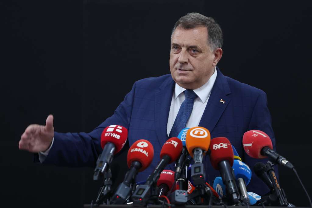 Dodik: RS se ne povlači, nećemo poštovati odluke Ustavnog suda