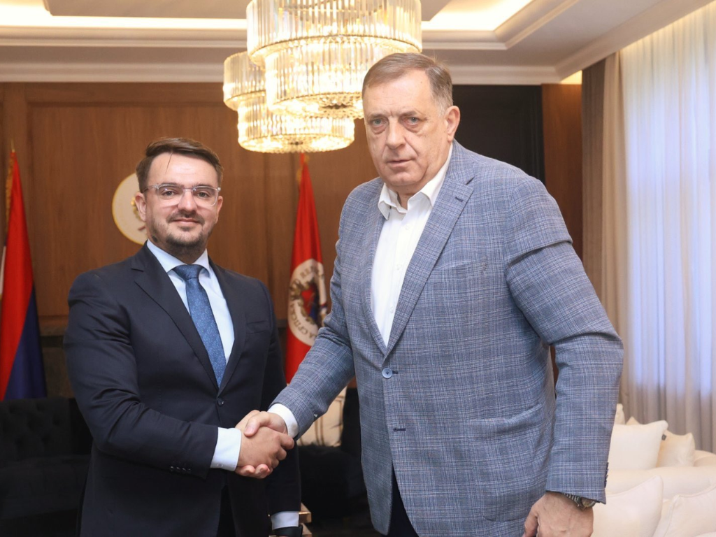 Dodik s Čovićevim ‘pismonošom’: Kiseli osmijeh i ugodan razgovor