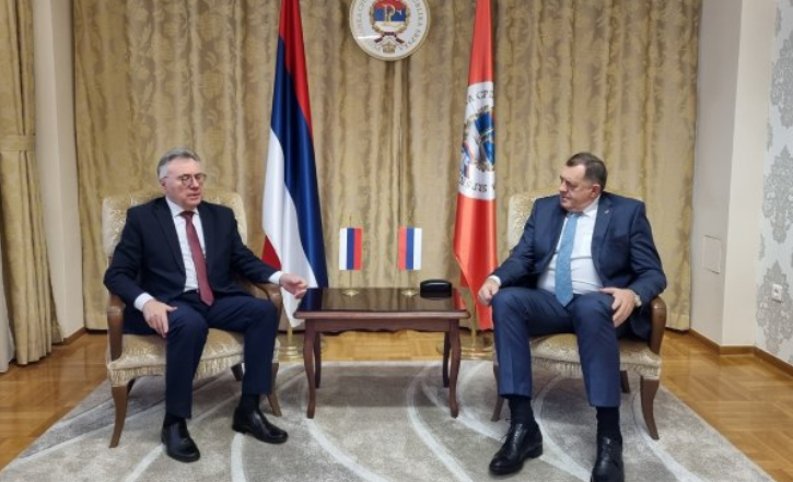Dodik s ruskim ambasadorom: Vratiti nadležnost za Izborni zakon
