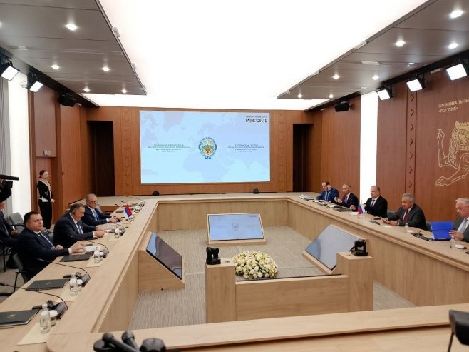 Dodik s Šojguom: Rusija prati situaciju u RS i razumije pritiske