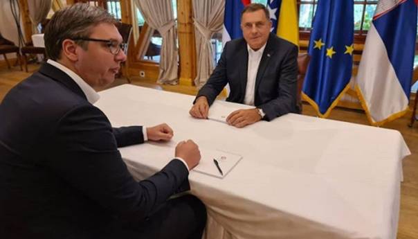 Dodik s Vučićem o prijetnjama i oružanim akcijama