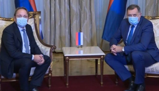 Dodik sa Varhelyiem dogovorio datum održavanja Posebne sjednice NSRS