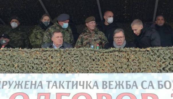 Dodik sa Vučićem na vojnoj vježbi Vojske i policije Srbije