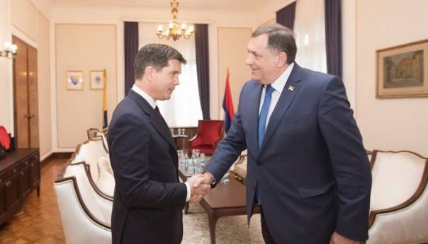 Dodik: Sastanak sa ambasadorom Amerike se pretvorio u prijetnju