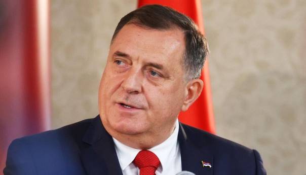 Dodik: Schmidt je obični kalkulant, špekulant i manipulator
