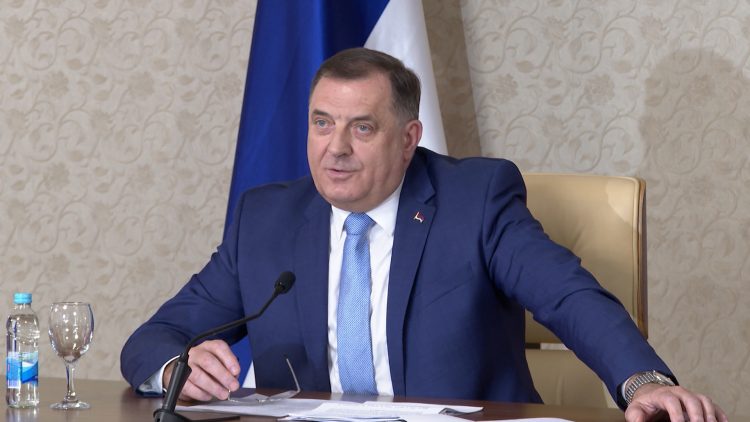 Dodik: Schmidt se lažno predstavlja kao visoki predstavnik