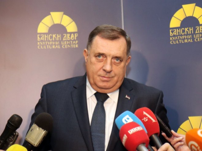 Dodik: Schmidtove izjave irelevantne