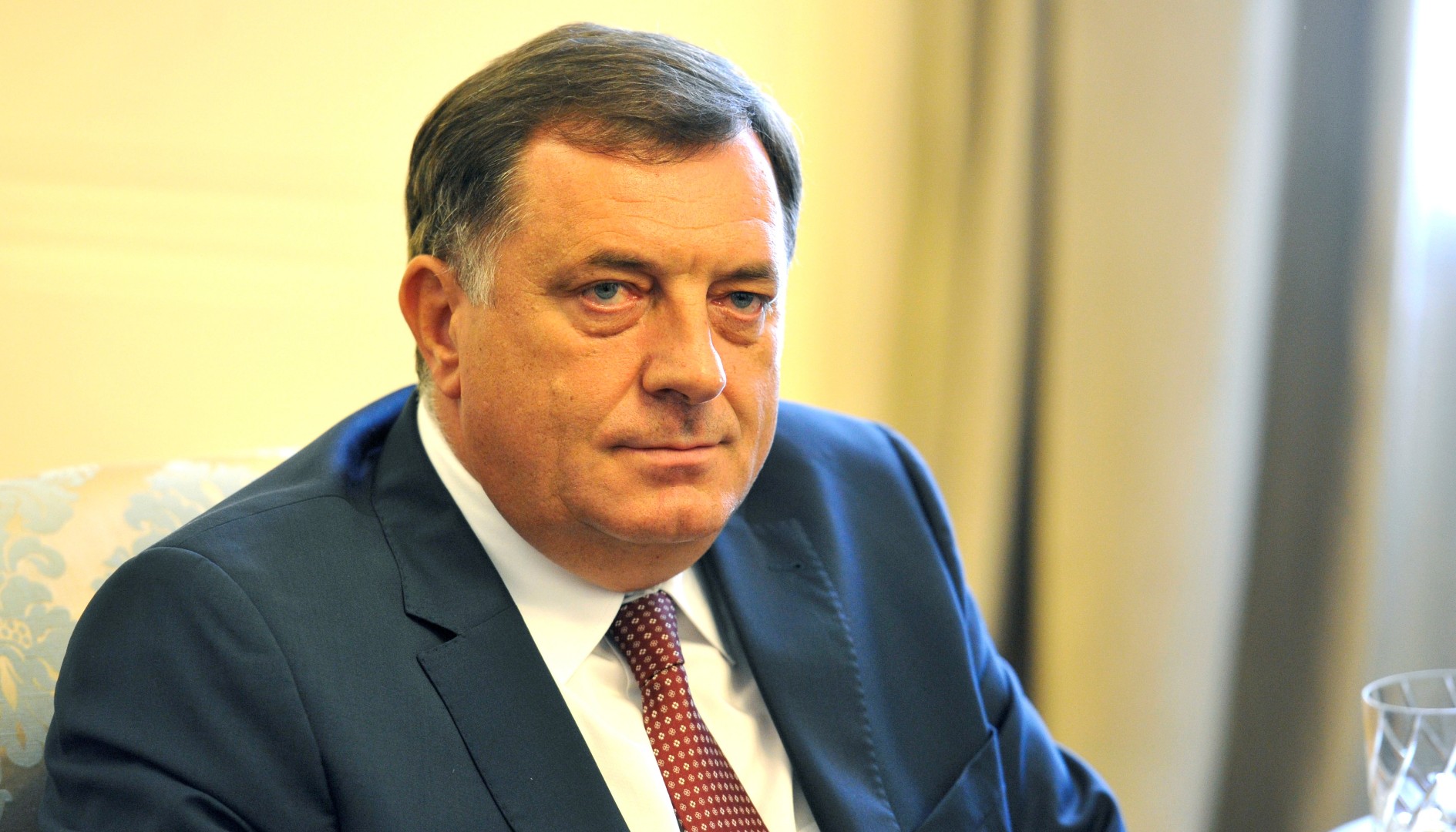 Dodik: Schmidt neće pisati historiju djeci u RS-u