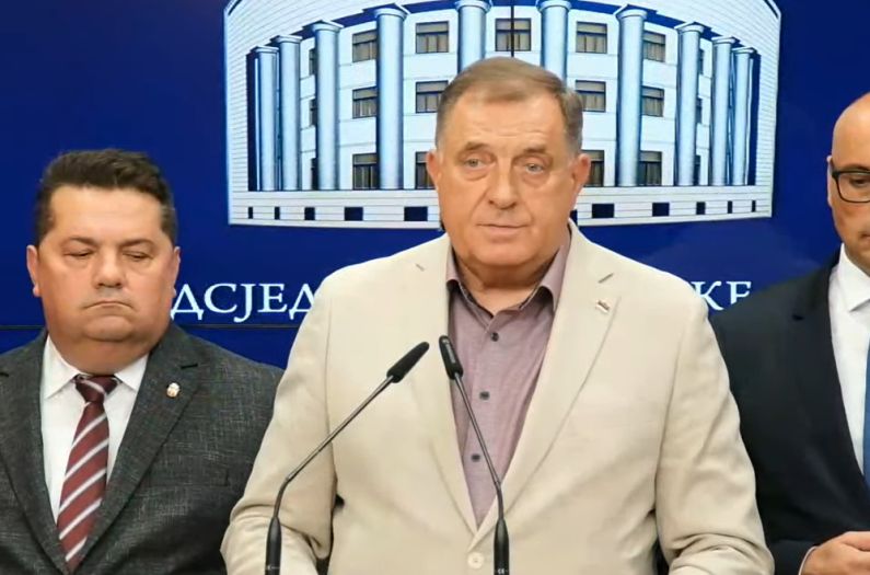 Dodik se dosjetio: Neka narod na referendumu odluči o meni