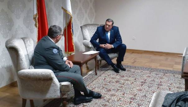 Dodik se sastao sa komandantom EUFOR-a