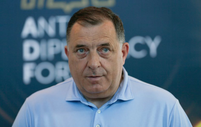 Dodik sletio u Crnu Goru, oglasio se Abazović