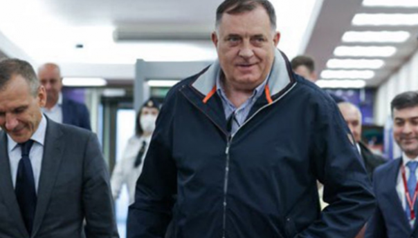Dodik stigao u Sankt Peterburg