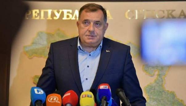 Dodik traži 'izlaz': 'Nelegalni' PIC da poništi zakon, Schmidta da prizna UN