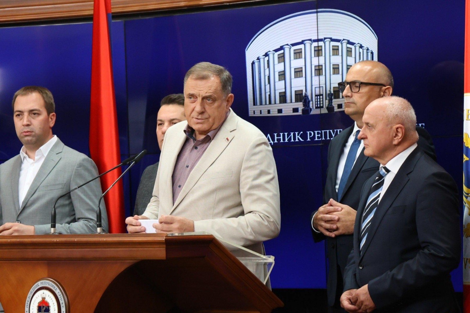 Dodik traži od Suda da plati kaznu: Od otcjepljenja do referenduma o sebi