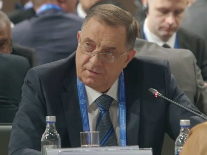 Dodik tvrdi da Rusija agresijom na Ukrajinu stvara slobodni svijet