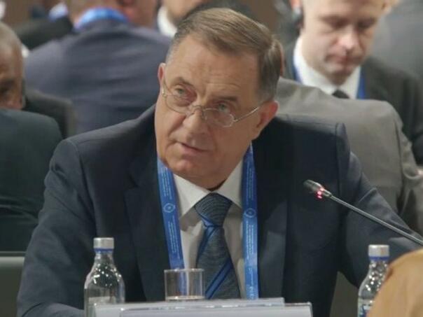 Dodik tvrdi da Rusija agresijom na Ukrajinu stvara slobodni svijet