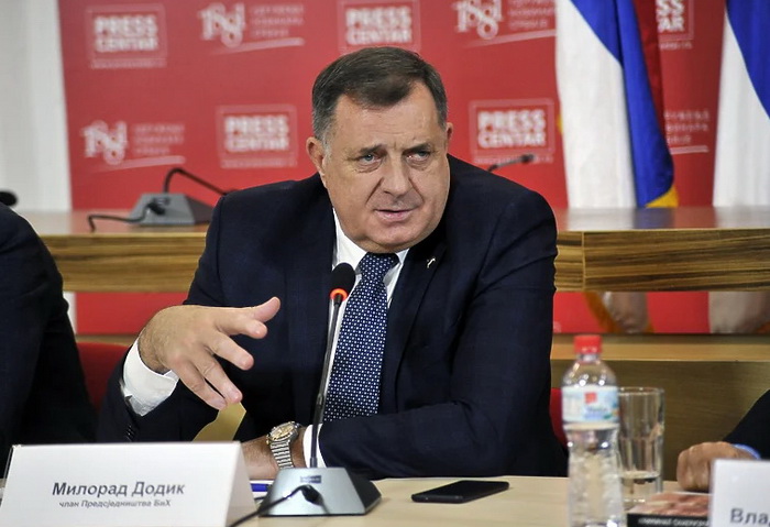 Dodik u Beogradu: Već je napisan novi zakon o vojsci RS