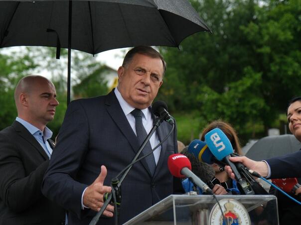 Dodik u Bratuncu: U narednih 30 dana predložit ćemo mirno razgraničenje