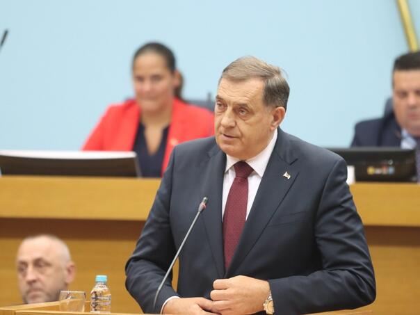 Dodik u NSRS: Ako to usvojite, odmah odlazim...
