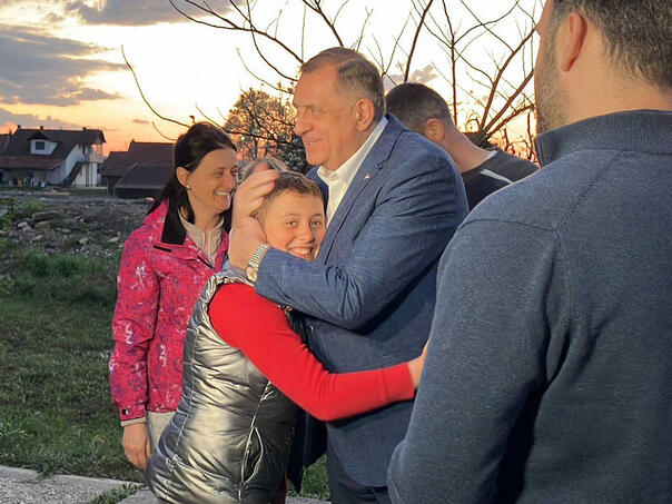 Dodik u Prijedoru posjetio poplavljena područja