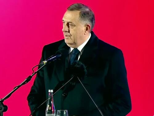 Dodik u S. Mitrovici: Živio Aleksandar, meni radite šta hoćete!