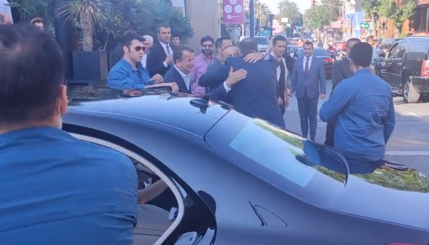 Dodik u srdačnom zagrljaju sa Cavusogluom