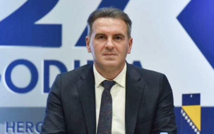 Dodik udarom na Ustavni sud želi do državne imovine