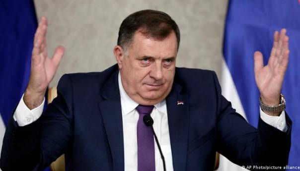 Dodik: Ustavni sud nas vraća na vrijeme "kadija te tuži, kadija ti sudi"