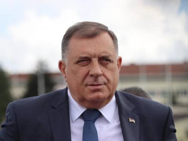 Dodik: Formirati državu koju čine Srbija, RS i Crna Gora