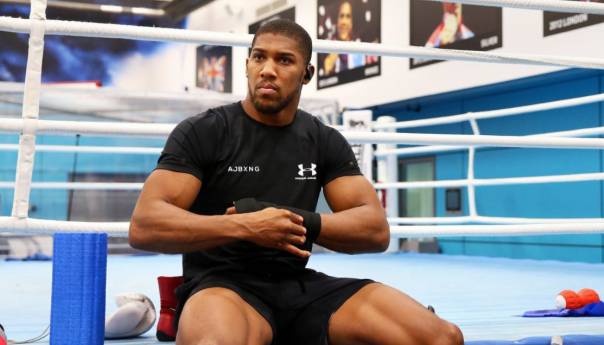 Dogovorena borba između Anthonyja Joshue i Tysona Furyja