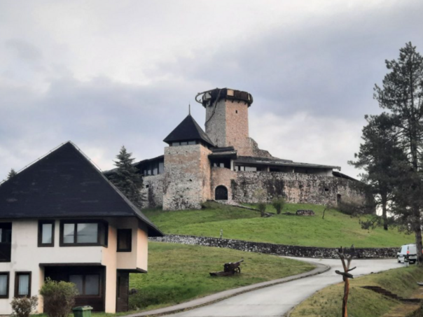 Dogovorena rekonstrukcija kule Starog grada u Velikoj Kladuši