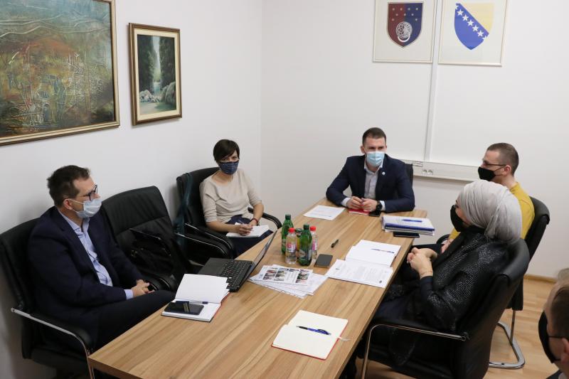 Dogovorene aktivnosti za uvođenje javno-privatnog partnerstva u implementaciju projekata u KS-u