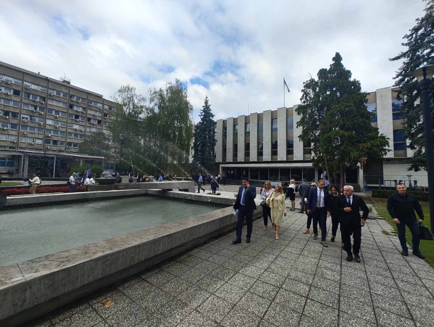 Dojava o bombi u NSRS uoči sjednice o Dodiku, svi napustili zgradu